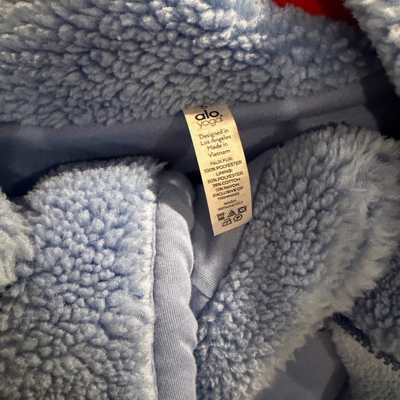 Alo - Baby Blue Sherpa Jacket - S - Picture 6 of 6